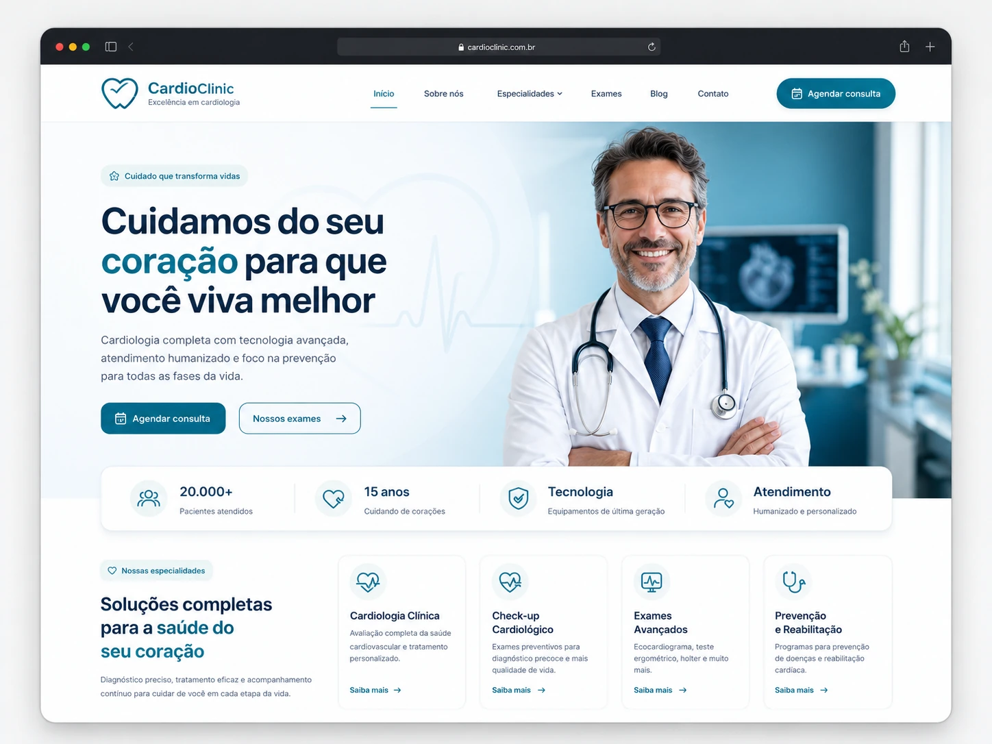 Site de clínica exibido em notebook